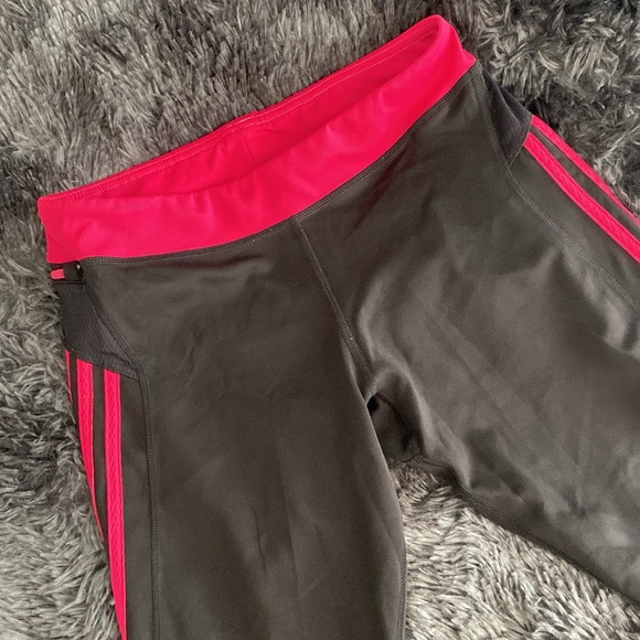 Adidas Response black and raspberry pink capris leggings - Picture 3 of 17